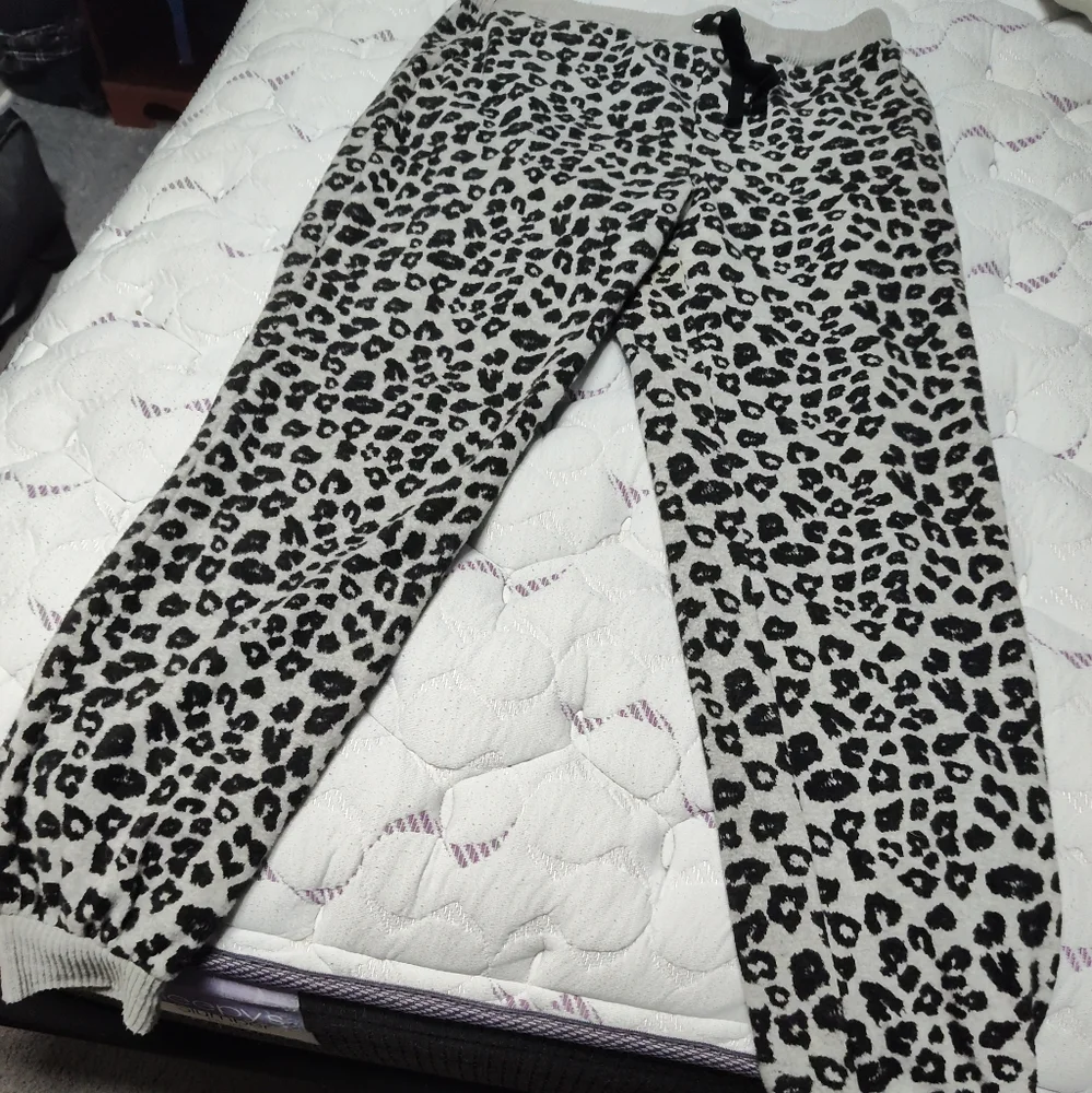 Leopard pants - Picture 1 of 2
